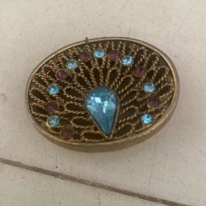 Trinket box. Oval shape.